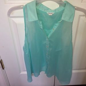 FOREVER 21 SHEER BLUE BUTTON DOWN SHIRT SIZE M